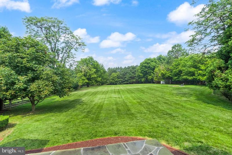 11489 Potomac Heights Ln, Lovettsville, VA 20180