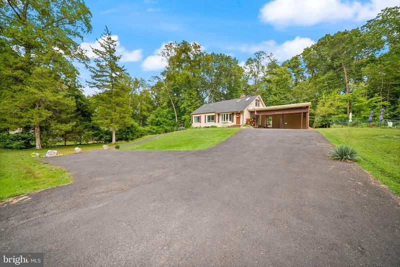 18323 Sharon Rd, Triangle, VA 22172