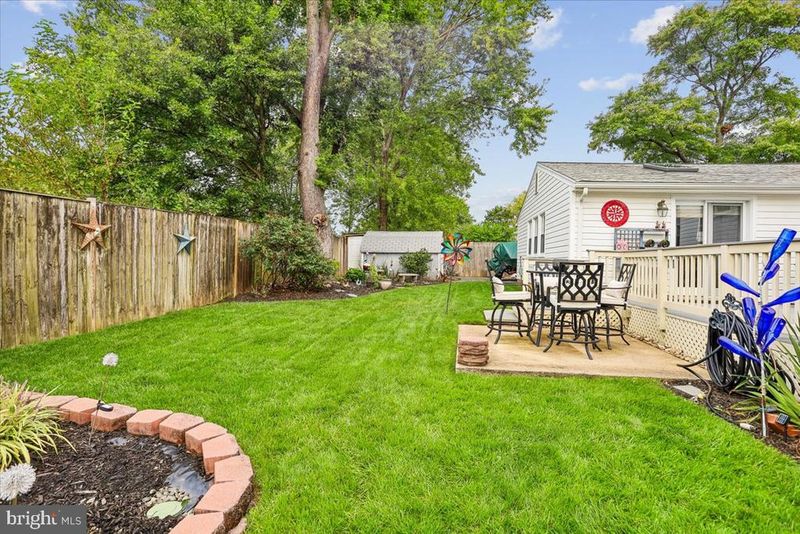 14705 Algretus Dr, Centreville, VA 20120