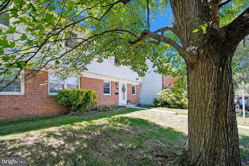 204 Shenandoah St SE, Leesburg, VA 20175