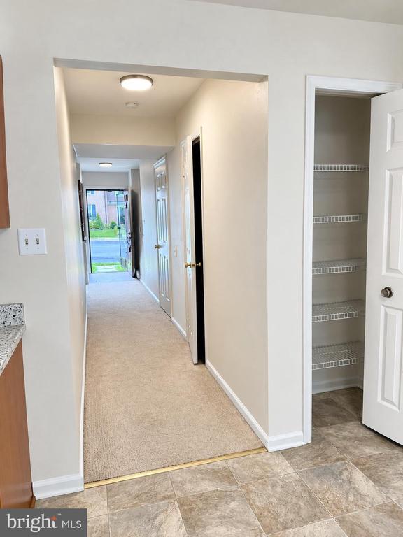 6281 Rathlin Dr, Springfield, VA 22152