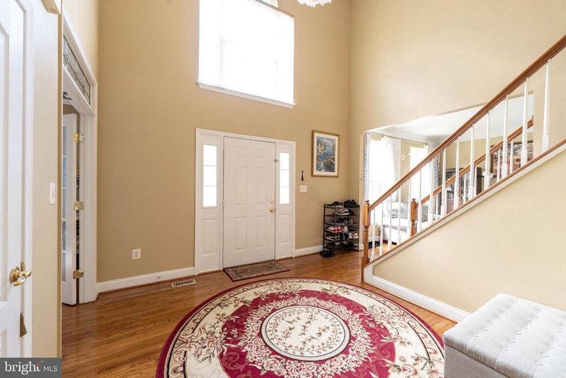 9018 Igoe St, Lorton, VA 22079