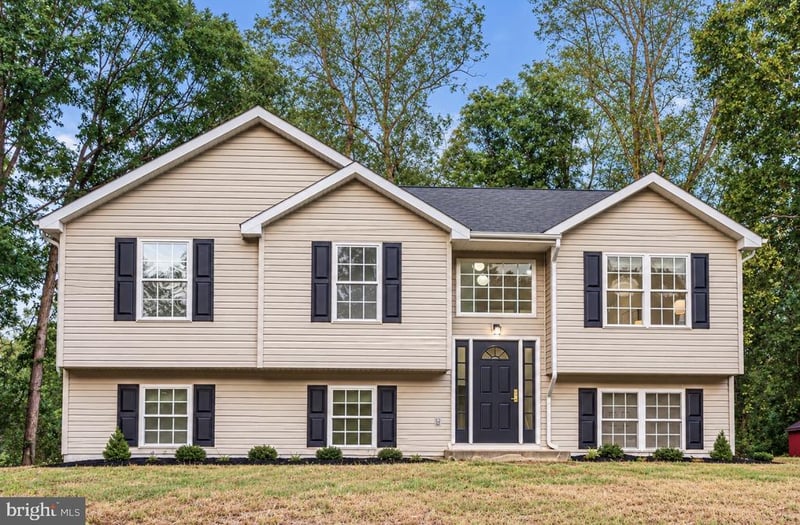 5 Raspberry Ln, Stafford, VA 22554