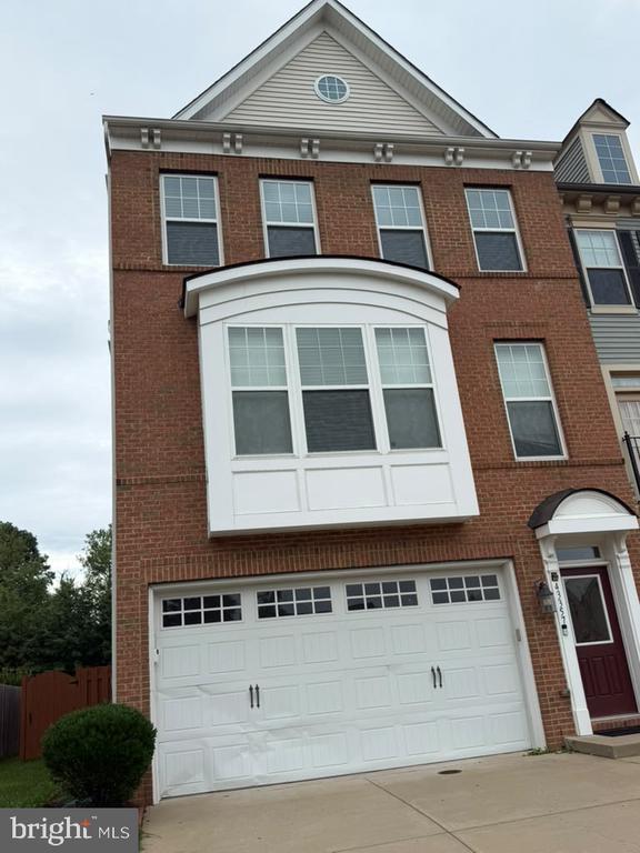 43357 Hominy Ter, Chantilly, VA 20152