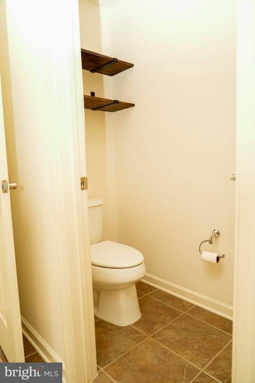 18 Farmview Dr, Stafford, VA 22554