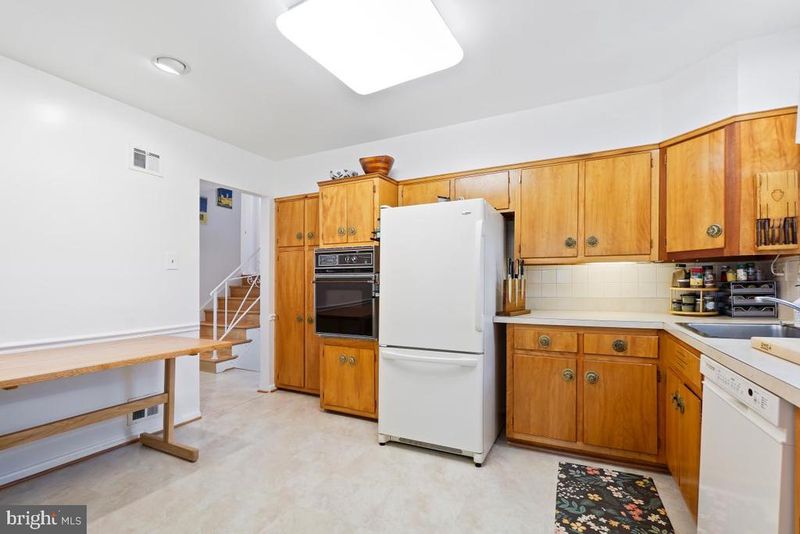8504 Sundale Dr, Silver Spring, MD 20910