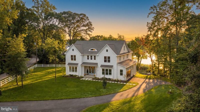 12900 Circle Dr, Rockville, MD 20850