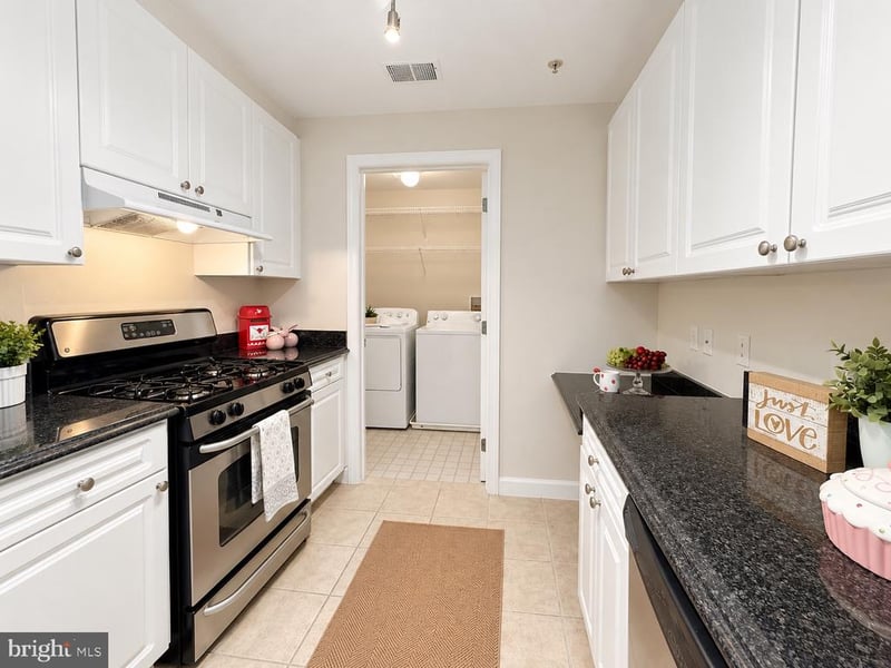 501 Hungerford Dr #438, Rockville, MD 20850