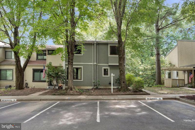 2347 Millennium Ln, Reston, VA 20191
