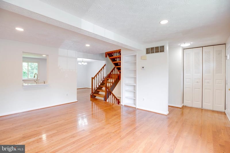1604 Barnstead Dr, Reston, VA 20194