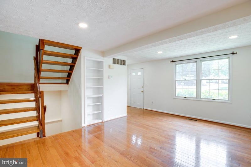 1604 Barnstead Dr, Reston, VA 20194