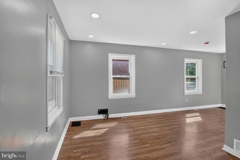 5230 Patrick Henry Dr, Baltimore, MD 21225