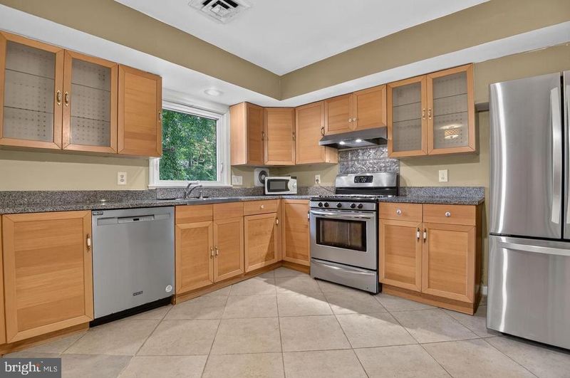 3409 Beverly Dr, Annandale, VA 22003