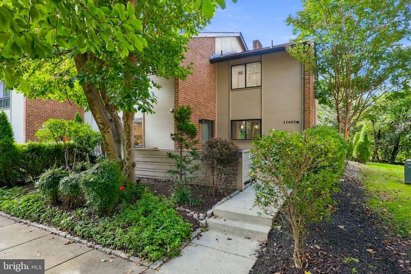 11607 Hunters Green Ct, Reston, VA 20191
