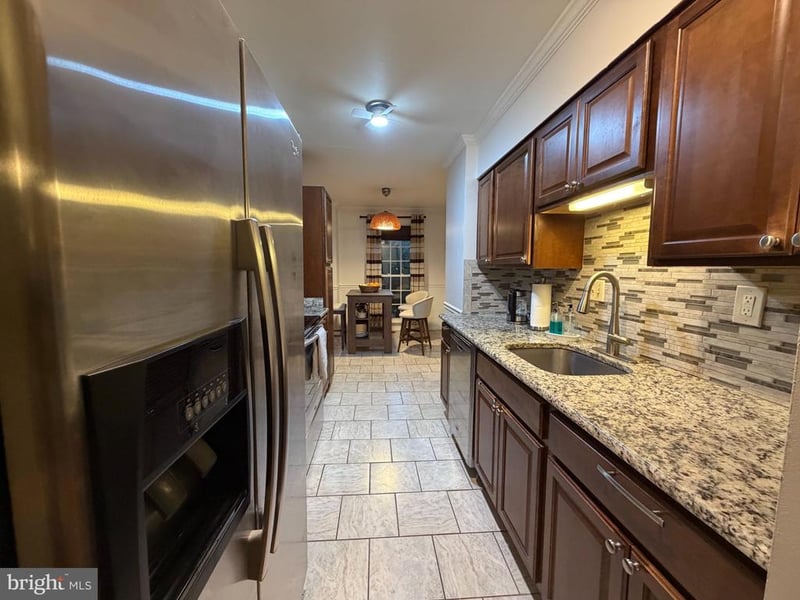 8834 Surveyors Pl, Springfield, VA 22151