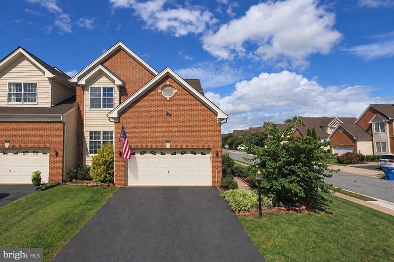 22918 N Brown Sq, Ashburn, VA 20148