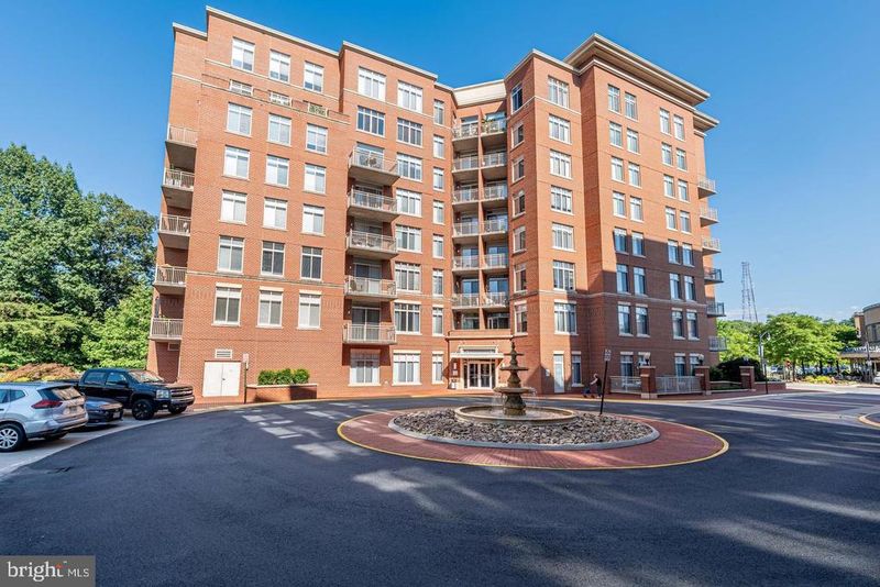 4480 Market Commons Dr #416, Fairfax, VA 22033
