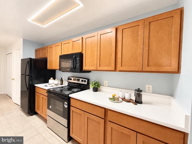 4104 Monument Ct #202, Fairfax, VA 22033