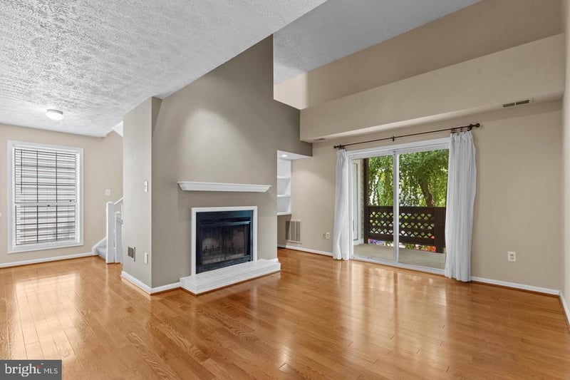 10131 Oakton Terrace Rd, Oakton, VA 22124