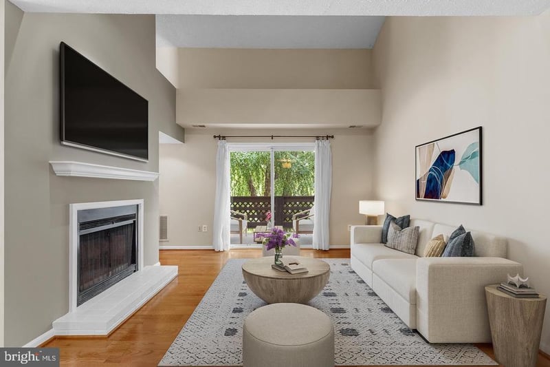 10131 Oakton Terrace Rd, Oakton, VA 22124