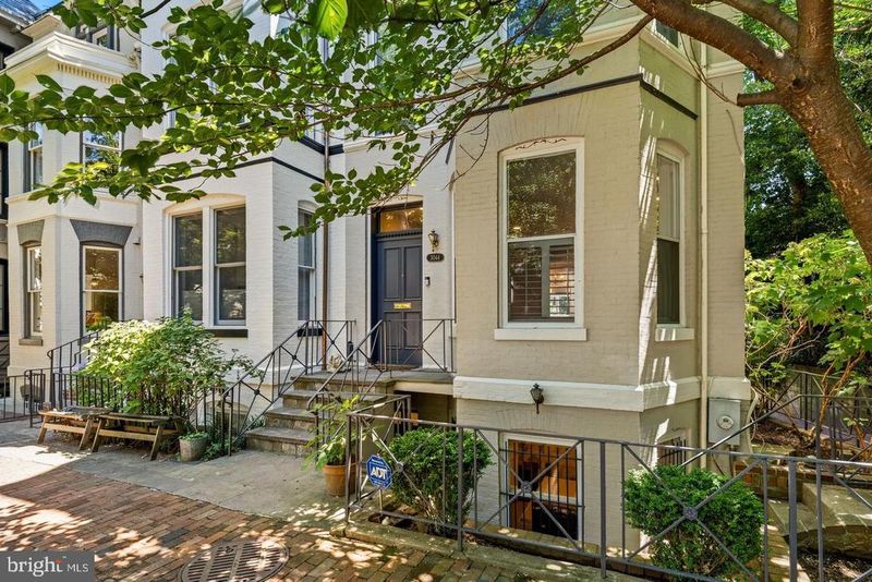 3044 Cambridge Pl NW, Washington, DC 20007