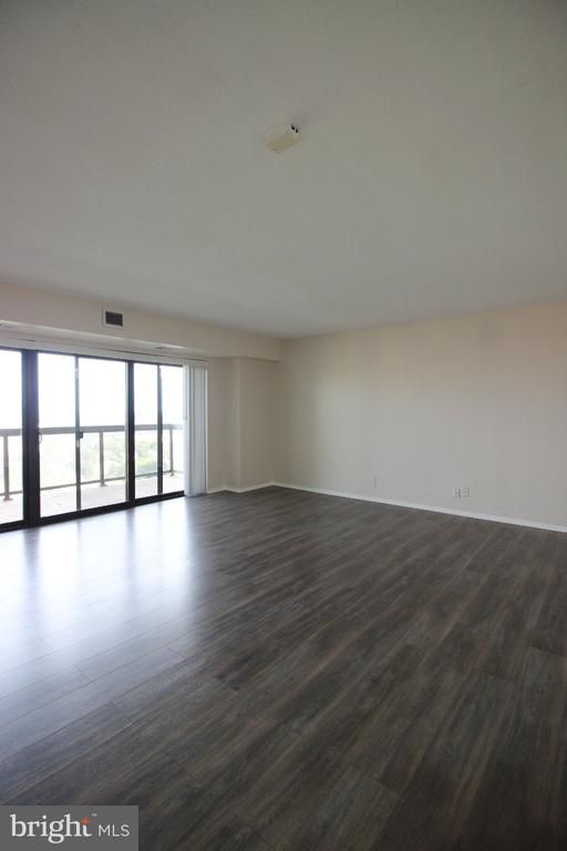 307 Yoakum Pw #1701, Alexandria, VA 22304