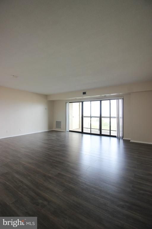 307 Yoakum Pw #1701, Alexandria, VA 22304