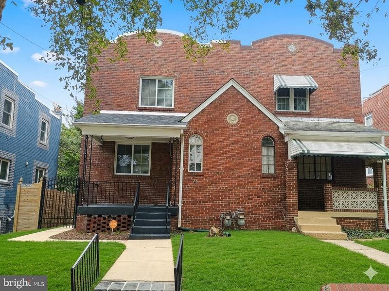 30 53rd St SE, Washington, DC 20019