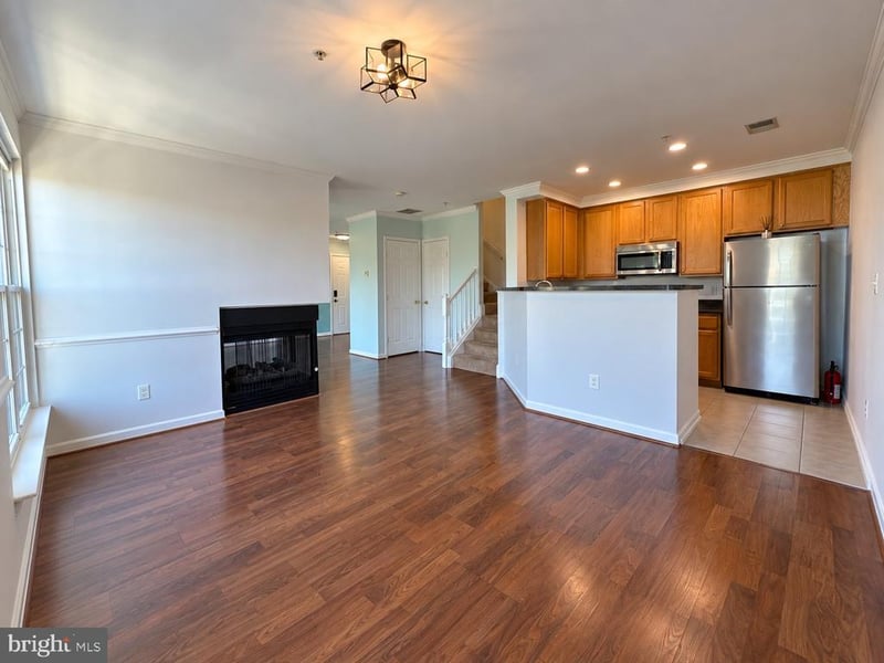 2497 Angeline Dr #301, Herndon, VA 20171