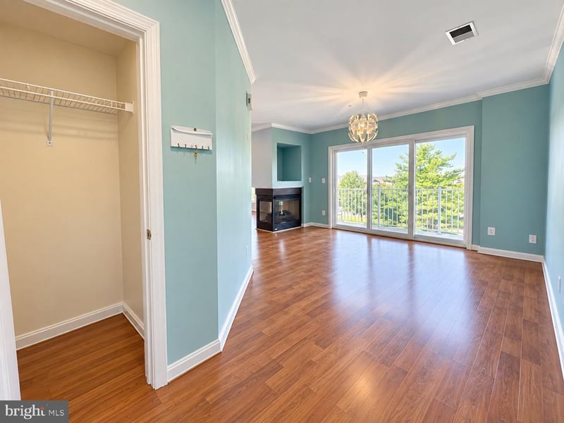 2497 Angeline Dr #301, Herndon, VA 20171