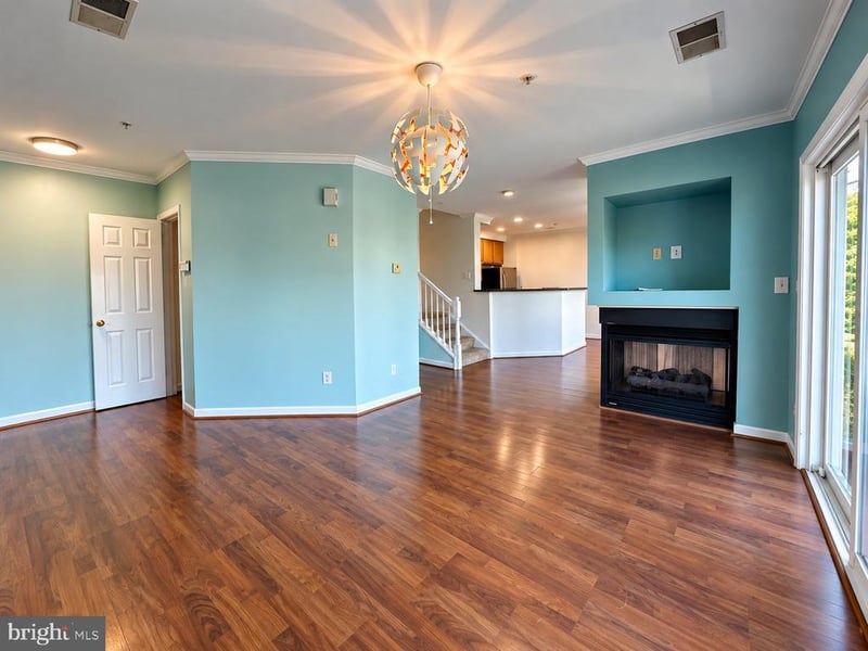 2497 Angeline Dr #301, Herndon, VA 20171