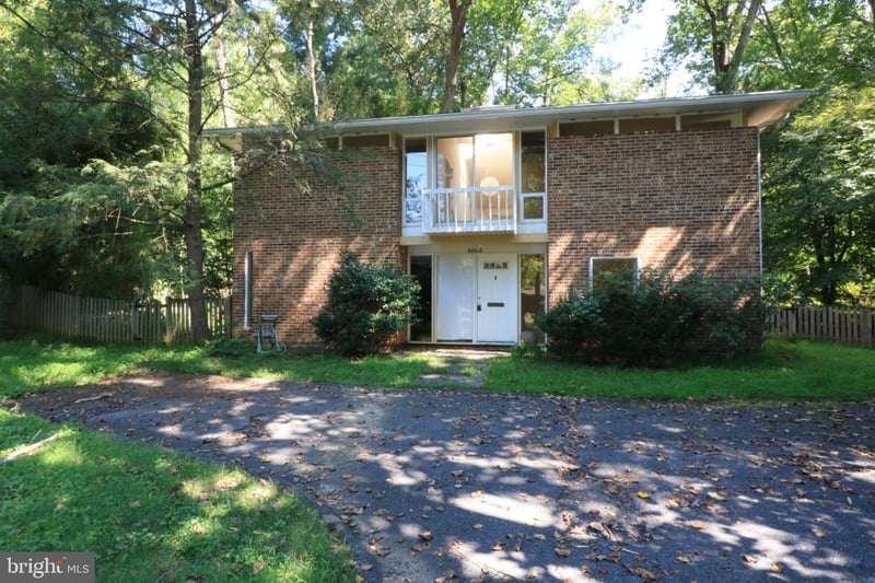 6609 Selkirk Dr, Bethesda, MD 20817