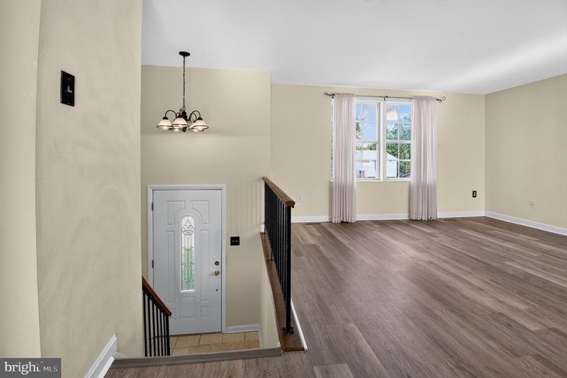 110 N Garfield Rd, Sterling, VA 20164