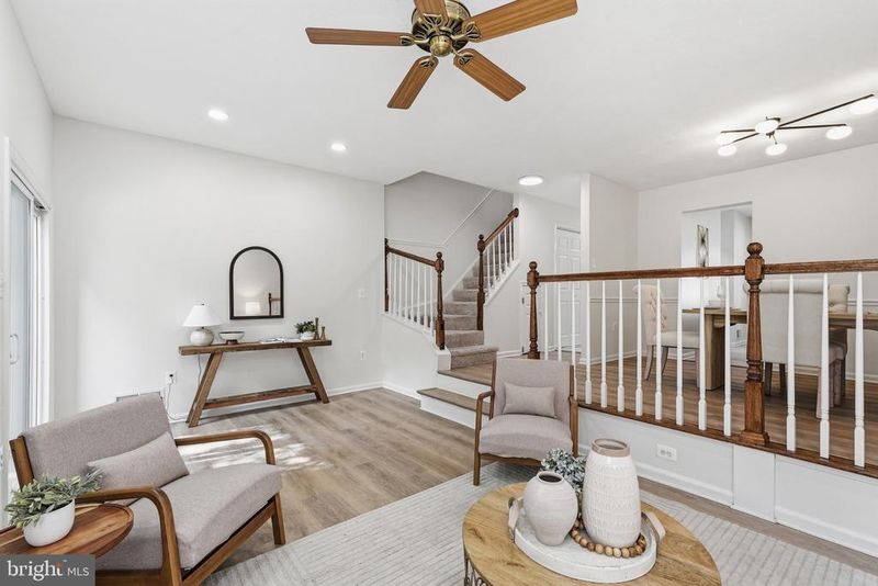 9943 Capperton Dr, Oakton, VA 22124