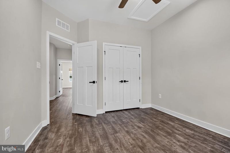 7011 Van Dusen Rd, Laurel, MD 20707