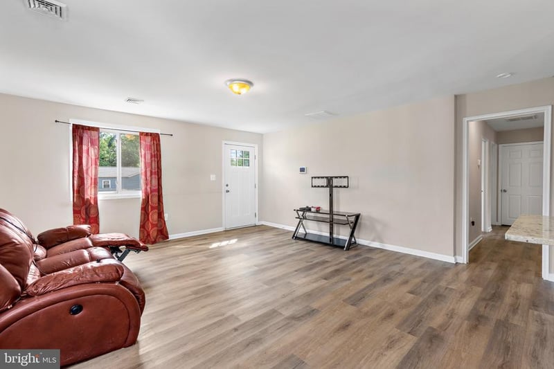 2002 Norman Rd, Glen Burnie, MD 21060
