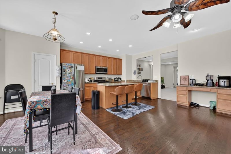 24704 Clock Tower Sq, Aldie, VA 20105