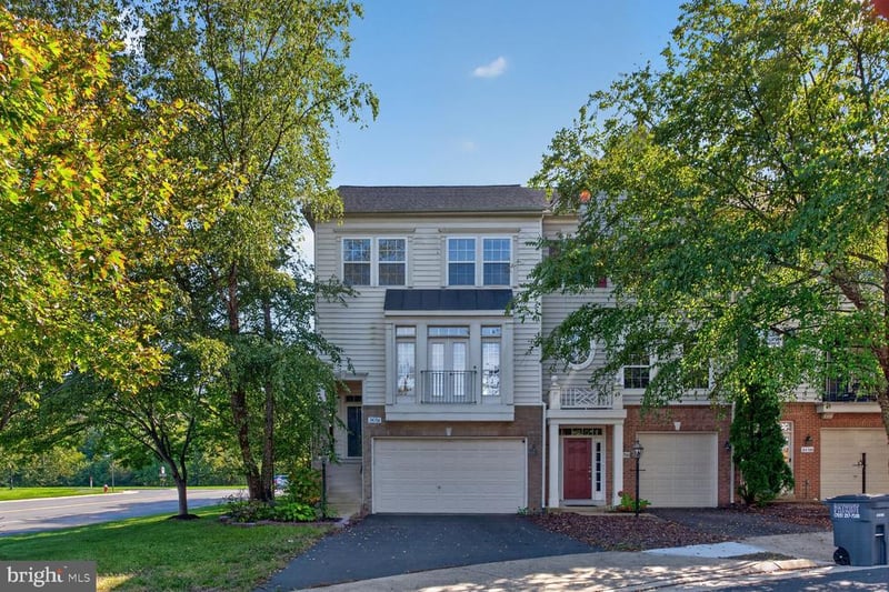 24704 Clock Tower Sq, Aldie, VA 20105