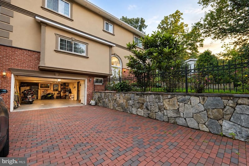 11103 Bybee St, Silver Spring, MD 20902