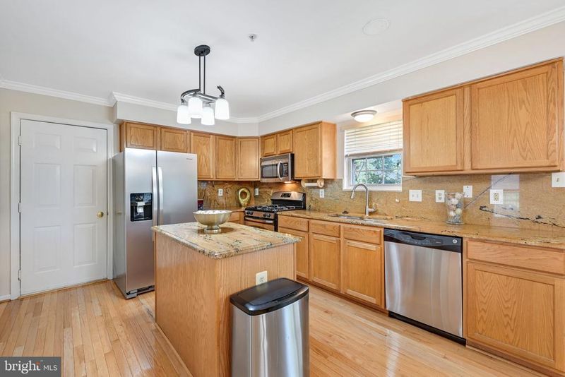 7400 Guazor Ct, Temple Hills, MD 20748