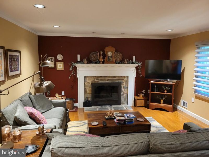 1901 Grayslake Dr, Silver Spring, MD 20906