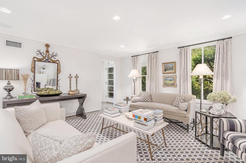 5716 N Kings Hw, Alexandria, VA 22303