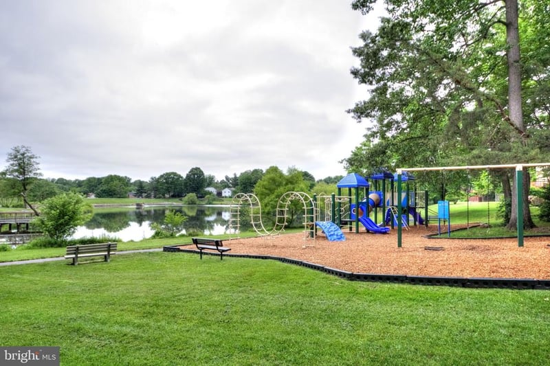 5308 Greenough Pl, Burke, VA 22015