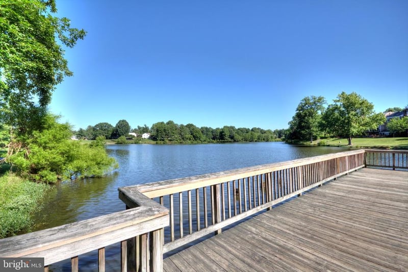 5308 Greenough Pl, Burke, VA 22015