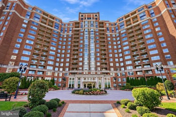 5809 Nicholson Ln #103, Rockville, MD 20852