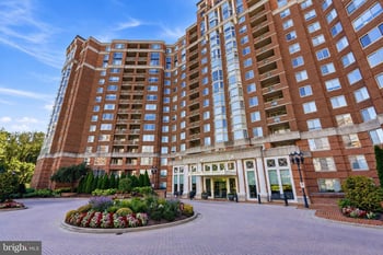 5809 Nicholson Ln #103, Rockville, MD 20852