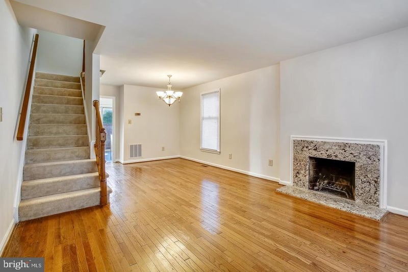 501 Colecroft Ct, Alexandria, VA 22314