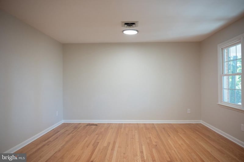 9470 Bland St, Waldorf, MD 20603