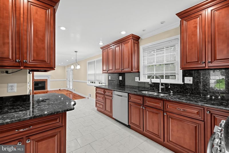 1516 Arbor View Rd, Silver Spring, MD 20902