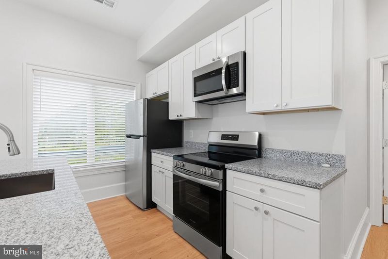 10205 Sorrel Ave, Potomac, MD 20854